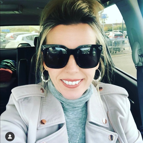 Meet your Posher, Bronwyn - Picture 2 of 3